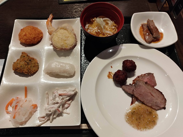 大江戸温泉物語きのさきの夕食・ローストビーフ