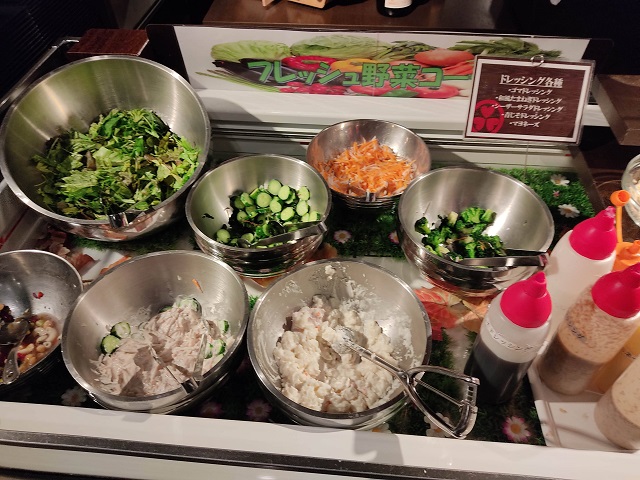 大江戸温泉物語きのさきの夕食バイキング・サラダ