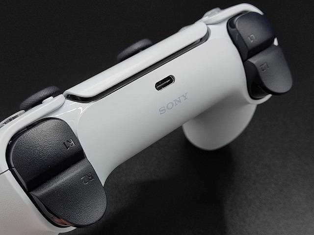 PS5『コントローラー』DualSenseの上部にあるボタン