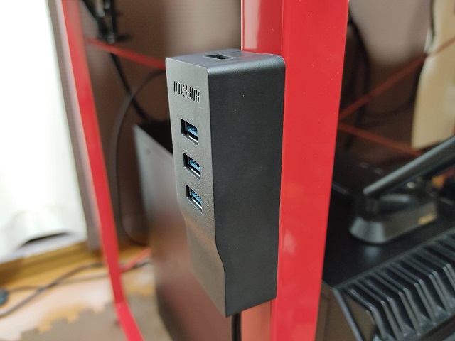マグネット付きBUFFALO USB3.0 4ポートハブがオススメな理由はスペース確保とデスクをスッキリできる