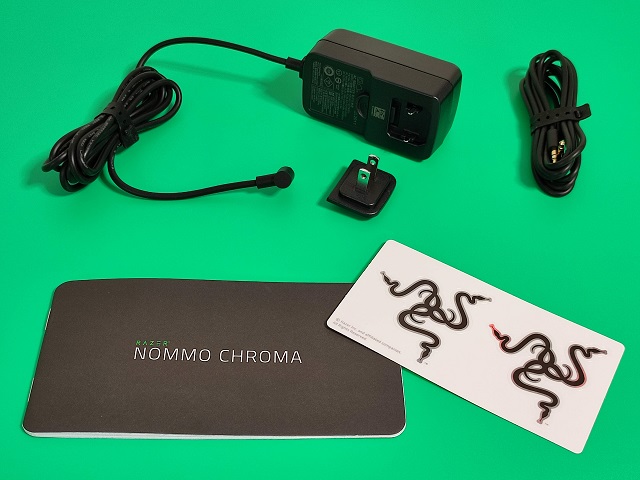 Razer（Nommo Chroma）ゲーミングスピーカーの電源アダプターなど付属品