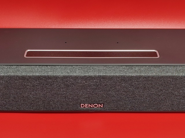 Denon Home Sound Bar 550の外観は「DENON」の文字がセンターに配置
