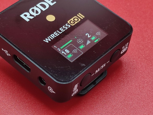 ワイヤレスマイク「RODE WIRELESS GO 2」操作方法：受信機のLED画面に表示される内容を確認