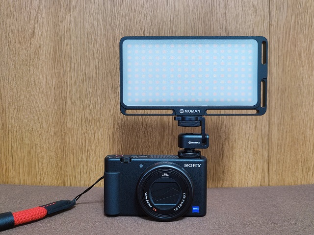 ZV-1と一緒に欲しいカメラアクセサリー：撮影用ライト