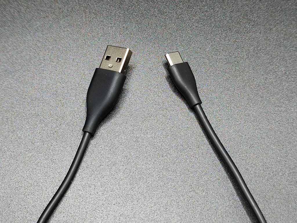 Oladance ワイヤレスイヤホン：USB-C & USB-A ケーブル