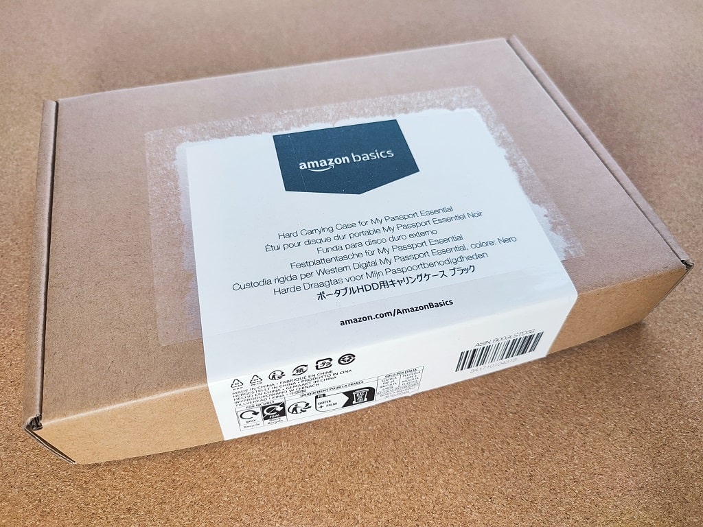 Amazonベーシックの保護ケース：外箱