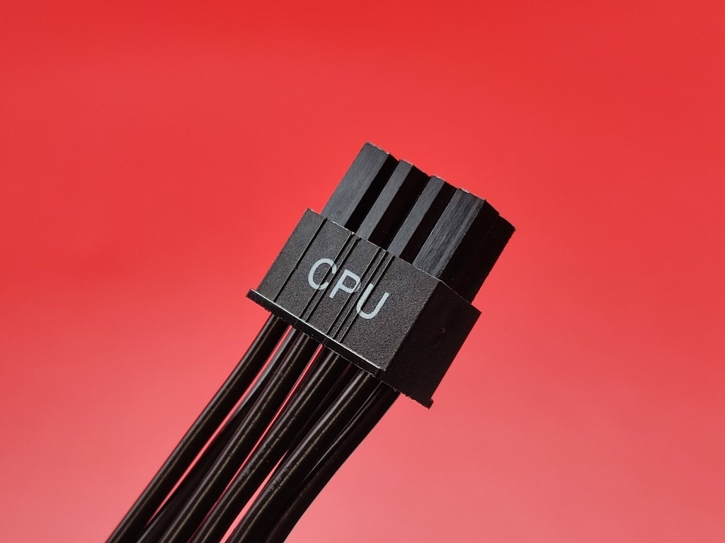 CPU補助電源：CPUケーブルには、「CPU」と記載