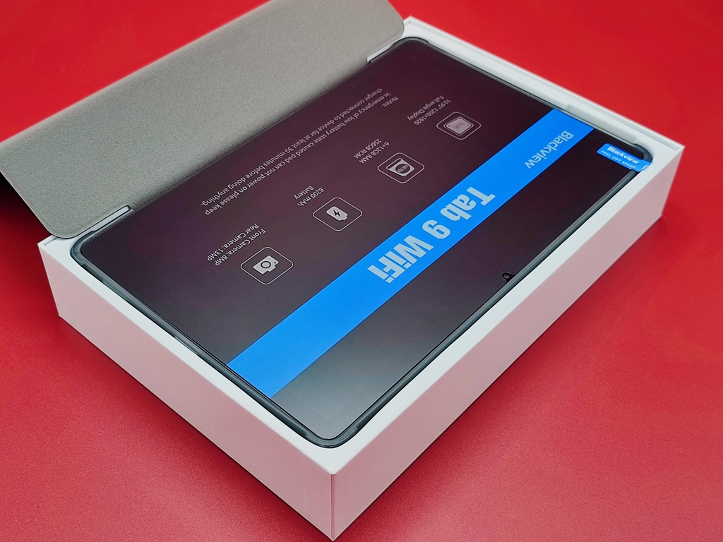 Blackview Tab 9 WiFi タブレット：保護シートまでオシャレ