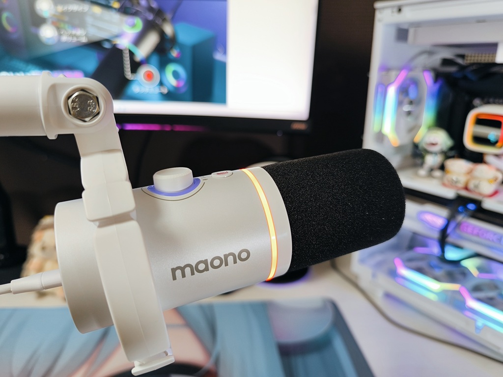 maono PD200XS ダイナミックマイク：青色はモニタリング用の音量