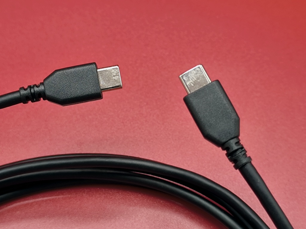 SHURE シュア「MV7+」USB-Cケーブルの長さは約3m