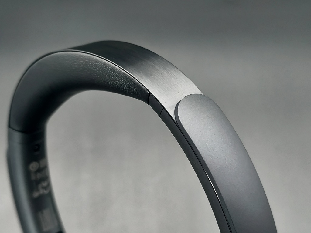 QCY H3S ワイヤレスヘッドホンをレビュー！スライダー部分もオシャレ