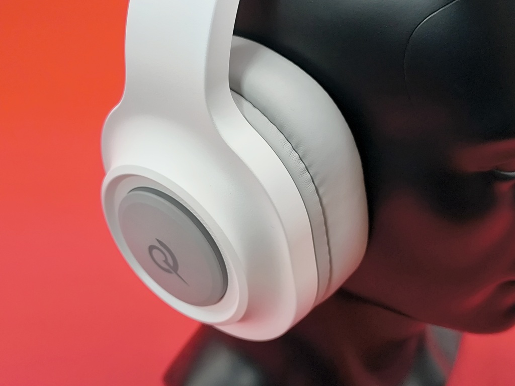 QCY Heroad V200 ゲーミングヘッドセット!しっかり耳が包み込まれている