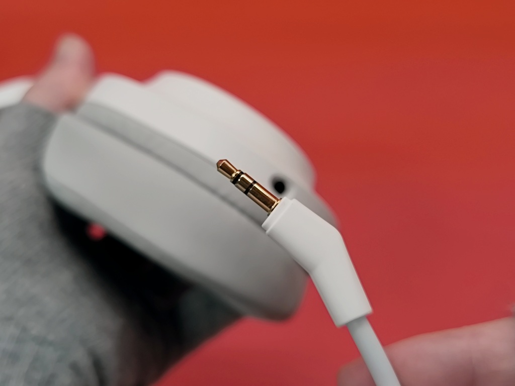 QCY Heroad V200 ゲーミングヘッドセット!着脱式マイクの取り付けは簡単