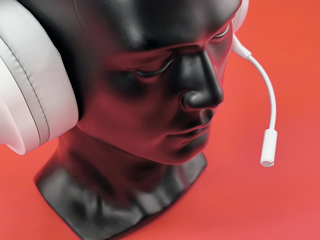 QCY Heroad V200 ゲーミングヘッドセット!マイク装着時は、こんな感じ