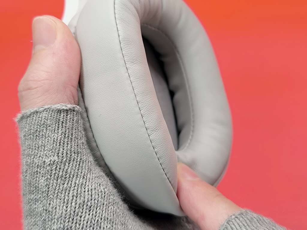 QCY Heroad V200 ゲーミングヘッドセット!レザー製も上質感がありGOODなポイント