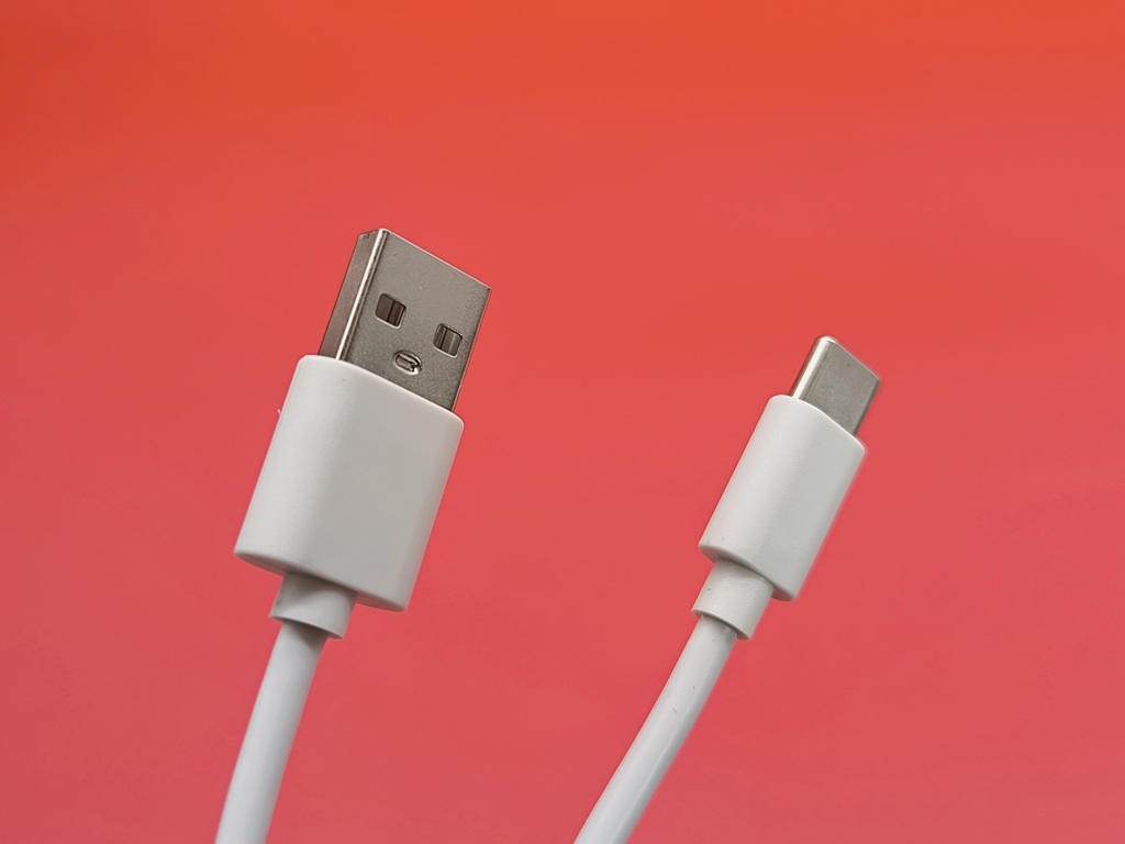 QCY Heroad V200 ゲーミングヘッドセット!USBケーブルの長さ:2m