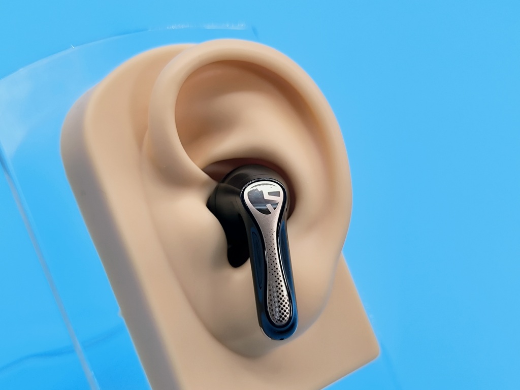 SOUNDPEATS Air5 Pro+ 完全ワイヤレスイヤホン：自然と耳におさまるフィット感！