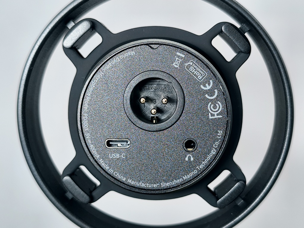 MAONO PD300XT レビュー!背面には接続端子関係がある