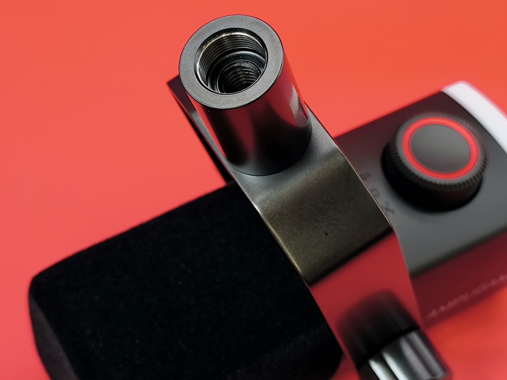 FIFINE AM8PROT RGBマイクアーム付きのダイナミックマイク:スタンド用の接続口径