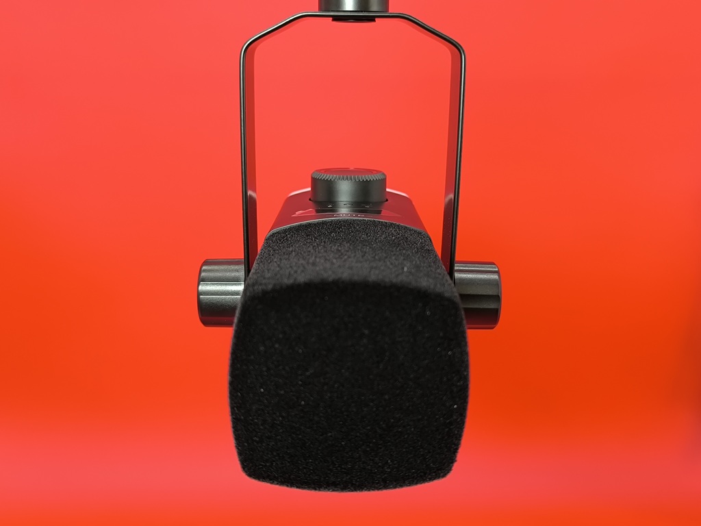 FIFINE AM8PROT RGBマイクアーム付きのダイナミックマイク:正面からはこんな感じ