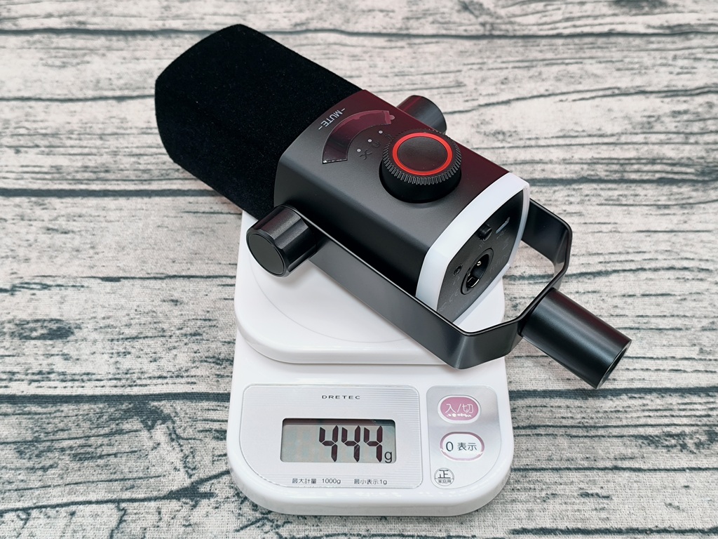 FIFINE AM8PROT RGBマイクアーム付きのダイナミックマイク:本体重量は「444g」