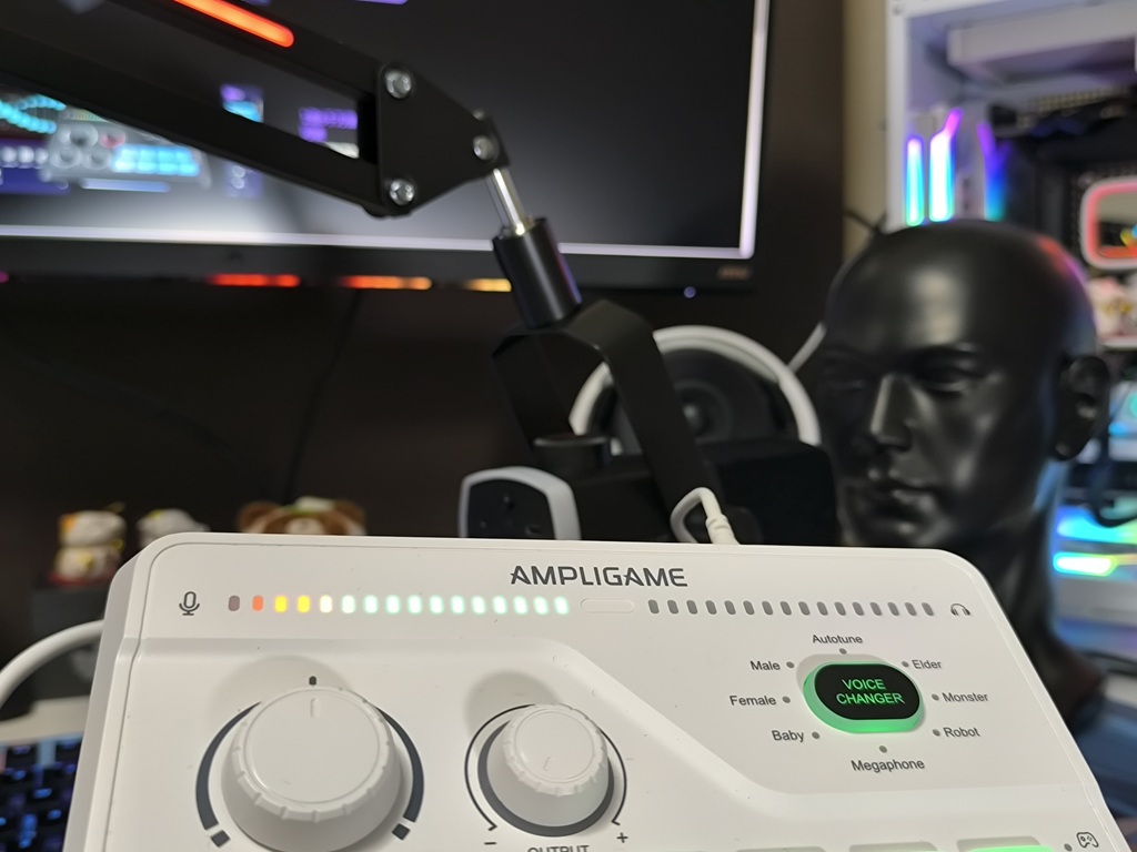 FIFINE AM8PROT RGBマイクアーム付きのダイナミックマイク:マイクゲインは画像を参照ください!