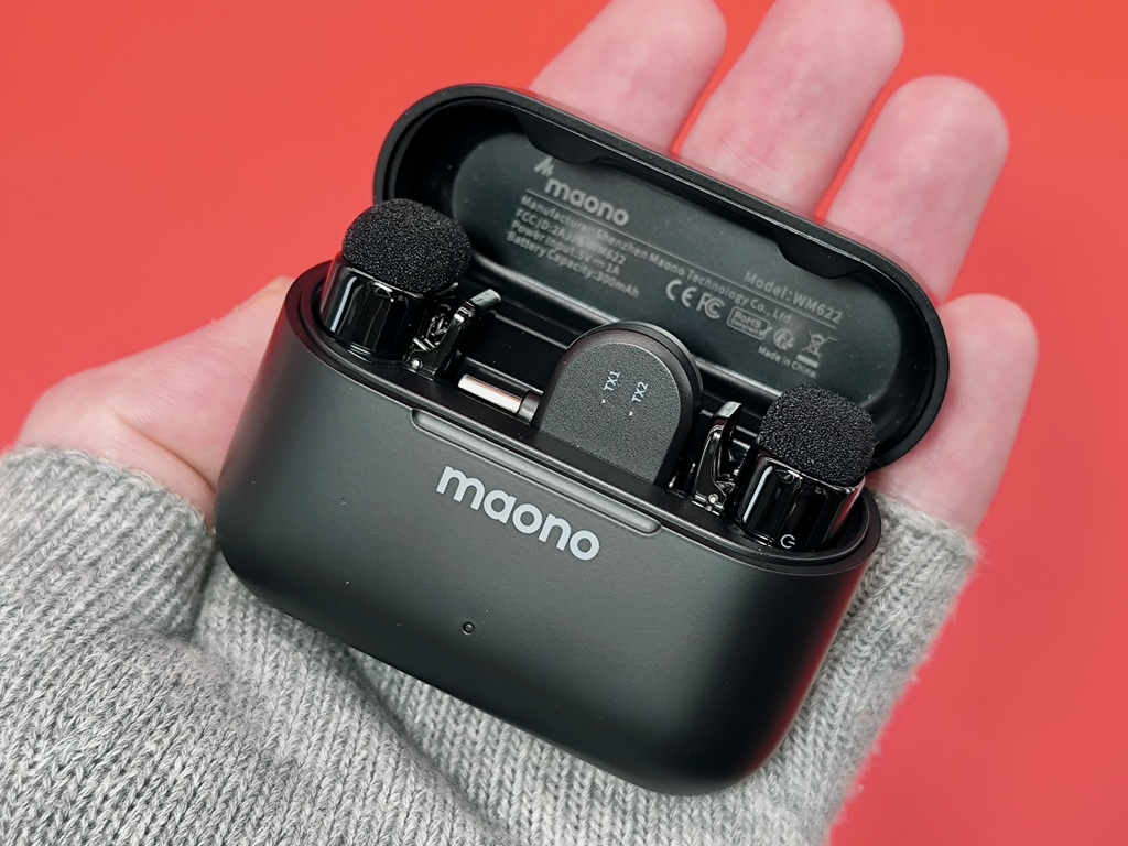 MAONO ワイヤレスマイク【T1 MINI】のケースのフタを開けた瞬間がこちら！