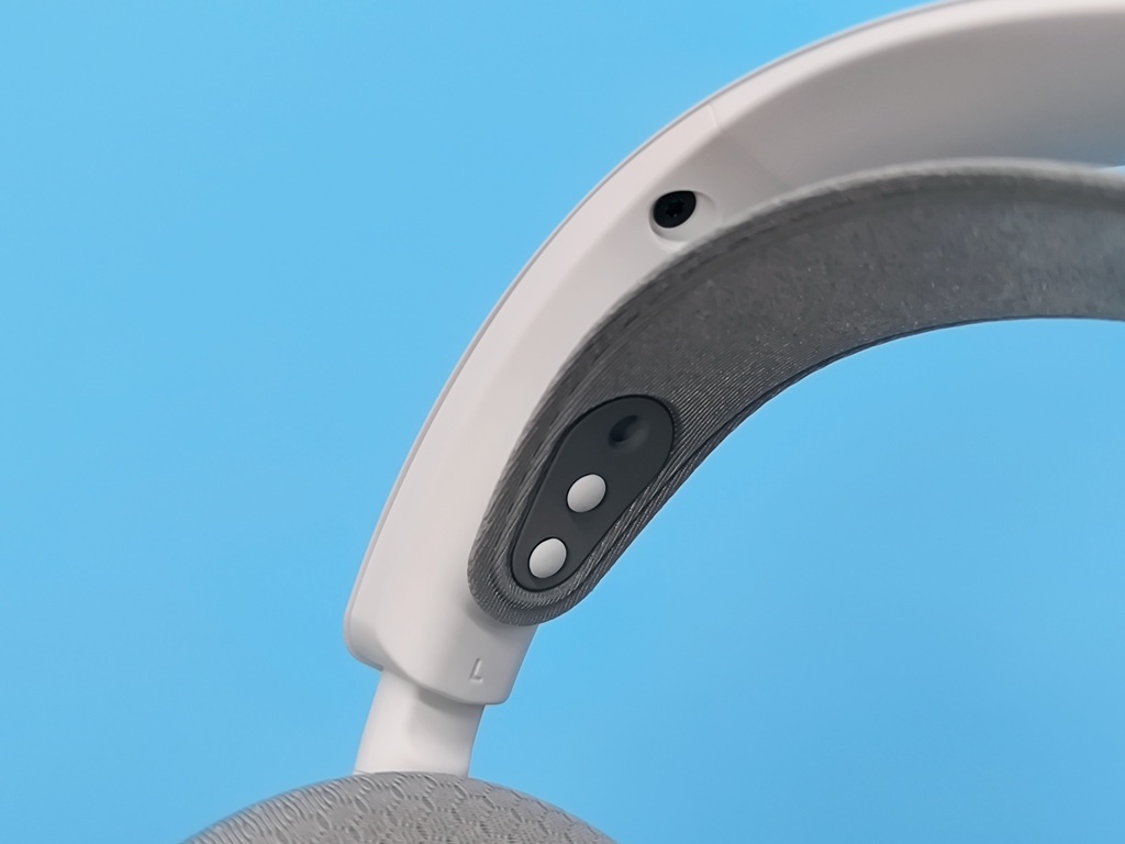SteelSeries Arctis Nova7 Gen2 ワイヤレスゲーミングヘッドセット レビュー！頭頂部にあたるインナーバンドが重量を均等に分散