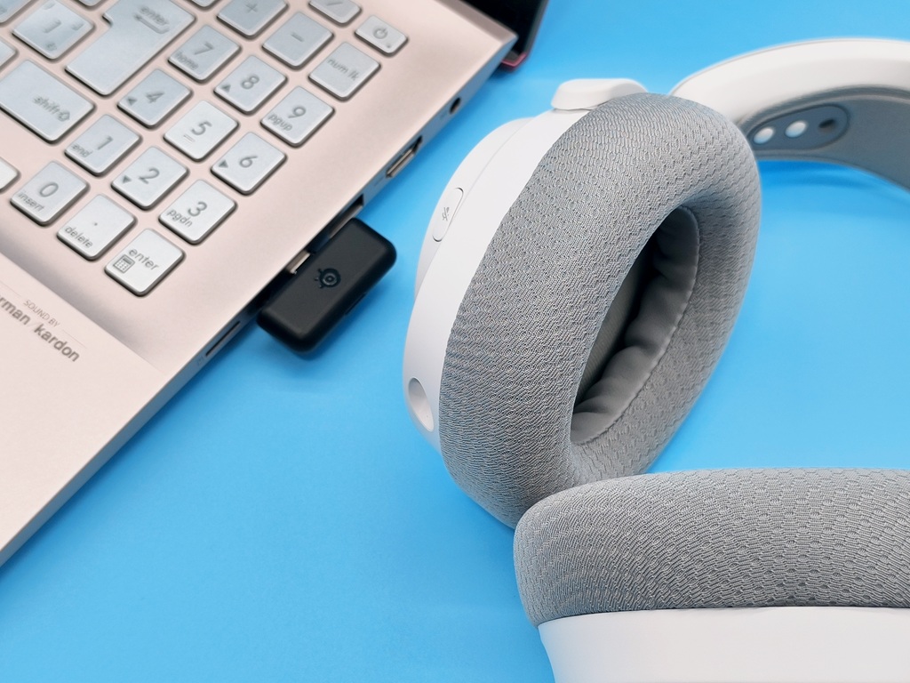 SteelSeries Arctis Nova7 Gen2 ワイヤレスゲーミングヘッドセット レビュー！遅延を気にせずワイヤレスで使えて超便利