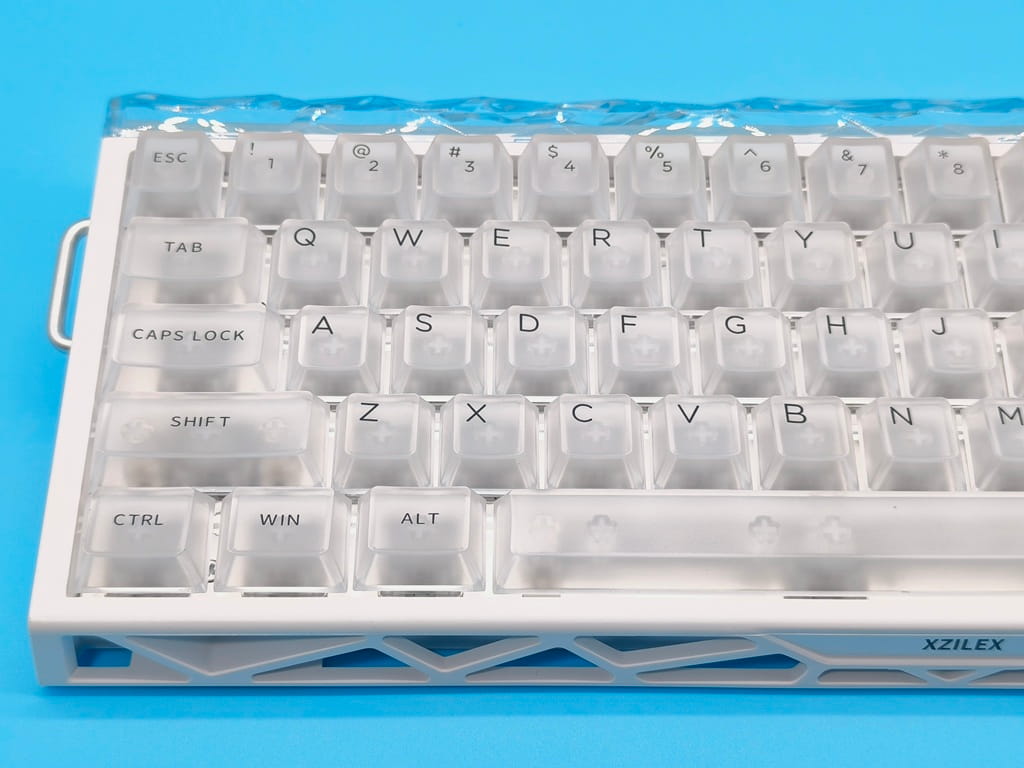 XZILEX X68E ゲーミングキーボード レビュー:非常に外装にコダワリを感じる