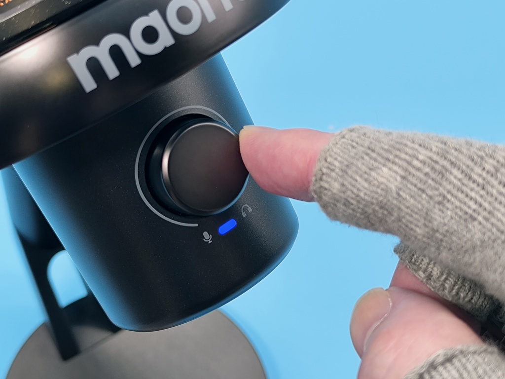 MAONO DM40-PRO ワイヤレスゲーミングマイク:青色点灯はヘッドホンボリュームの調整