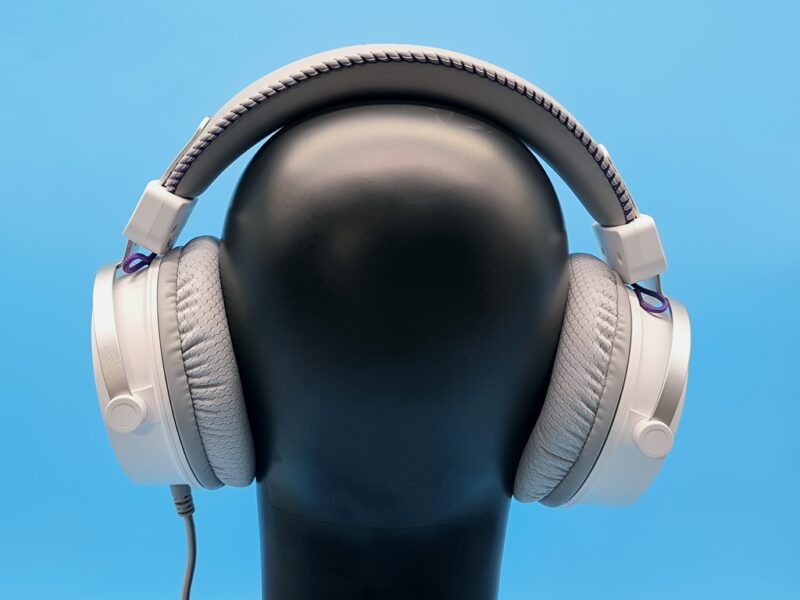FIFINE H19 開放型ゲーミングヘッドセット：頭にふれる部分の抵抗感は特にありません！