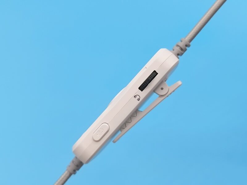 FIFINE H19 開放型ゲーミングヘッドセット：音量調整は上下にカチカチとするタイプ